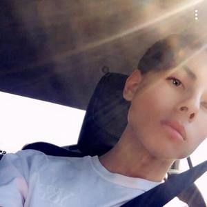 Meet your Posher, Enis